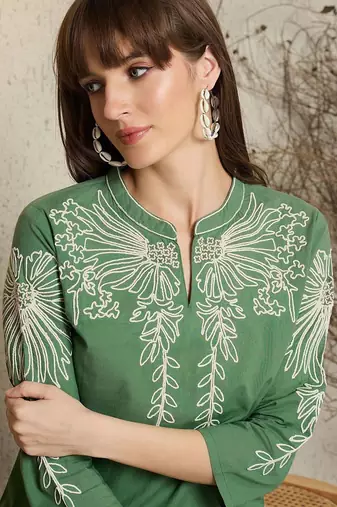 Embroidered Mandarin Collar Thread Work Pure Cotton Kurta With Trousers