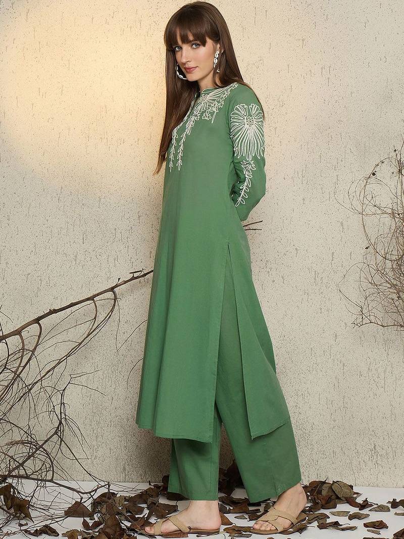 Embroidered Mandarin Collar Thread Work Pure Cotton Kurta With Trousers