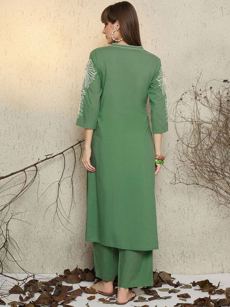 Embroidered Mandarin Collar Thread Work Pure Cotton Kurta With Trousers