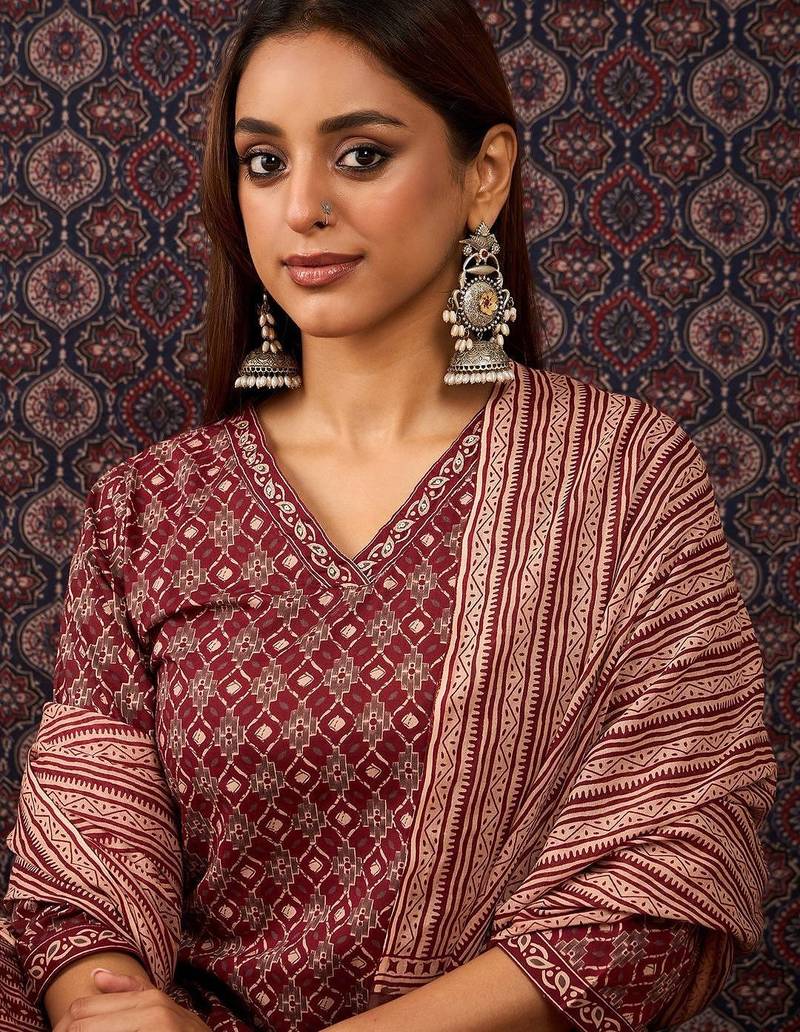 Women Printed Regular Pure Cotton Kurta with Trousers & With Dupatta