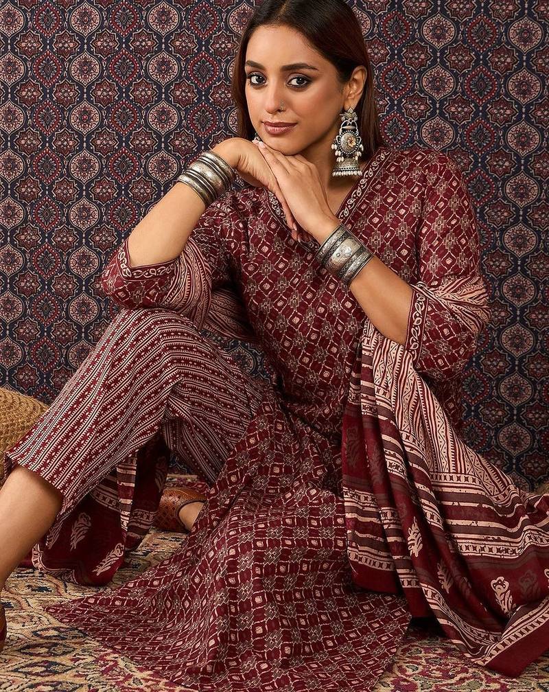 Women Printed Regular Pure Cotton Kurta with Trousers & With Dupatta