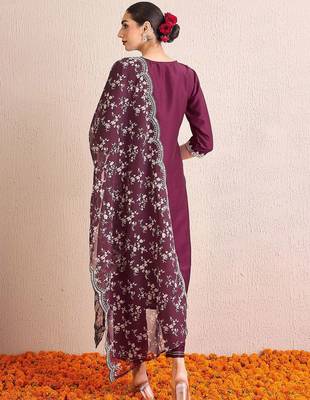 Women Floral Embroidered Regular Kurta with Trousers & With Dupatta 6