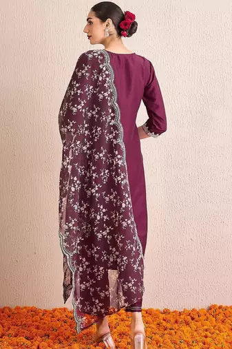 Women Floral Embroidered Regular Kurta with Trousers & With Dupatta