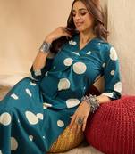 Women Printed Pleated Pure Cotton Kurta with Trousers