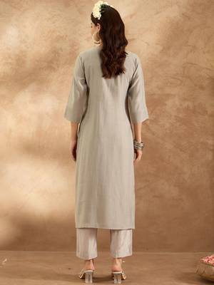 Women Ethnic Motifs Embroidered Regular Thread Work Kurta with Trousers 5