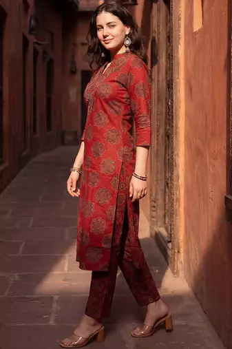 Women Ethnic Motifs Printed Regular Pure Cotton Kurta with Trousers