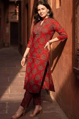Women Ethnic Motifs Printed Regular Pure Cotton Kurta with Trousers