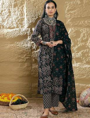Women Floral Printed Regular Pure Cotton Kurta with Trousers & Dupatta 1
