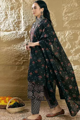 Women Floral Printed Regular Pure Cotton Kurta with Trousers & Dupatta
