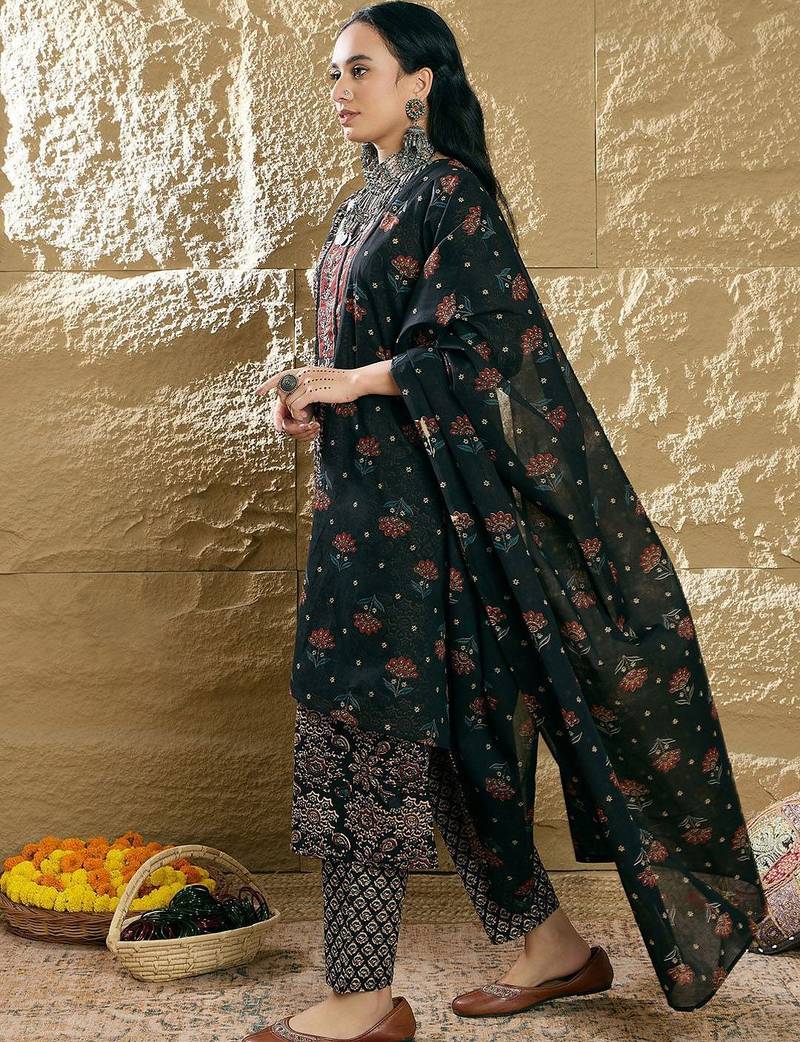 Women Floral Printed Regular Pure Cotton Kurta with Trousers & Dupatta