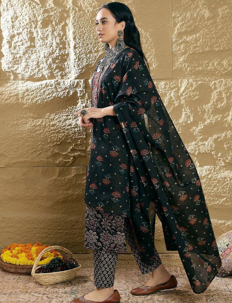 Women Floral Printed Regular Pure Cotton Kurta with Trousers & Dupatta