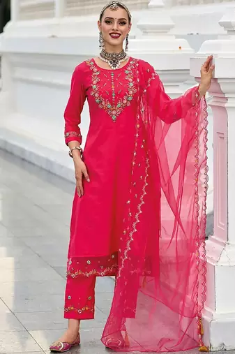 Magenta Floral Embroidered Beads & Stones Straight Kurta & Trousers With Dupatta