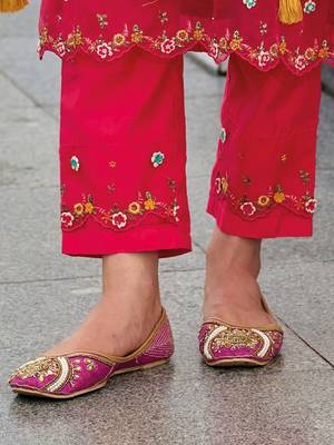 Magenta Floral Embroidered Beads & Stones Straight Kurta & Trousers With Dupatta 6
