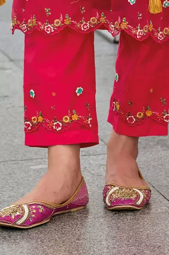 Magenta Floral Embroidered Beads & Stones Straight Kurta & Trousers With Dupatta