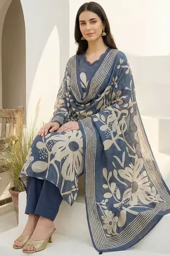Women Floral Printed Regular Kurta with Trousers & With Dupatta