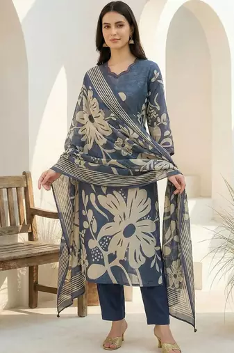 Women Floral Printed Regular Kurta with Trousers & With Dupatta