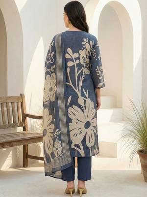 Women Floral Printed Regular Kurta with Trousers & With Dupatta 6