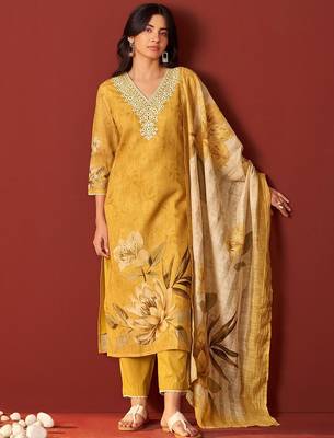 Women Floral Embroidered Cotton Kurta with Trousers & Dupatta 4