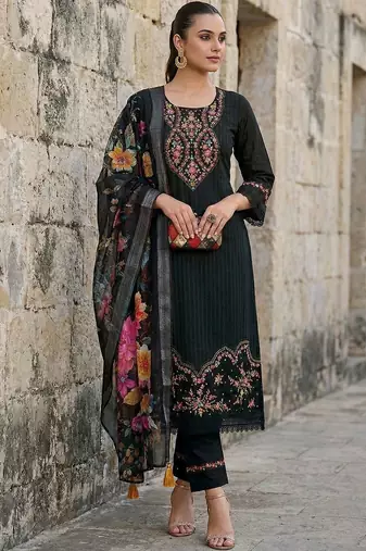 Women Floral Embroidered Regular Thread Work Pure Cotton Kurta with Trousers & With Dupatta