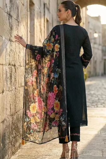 Women Floral Embroidered Regular Thread Work Pure Cotton Kurta with Trousers & With Dupatta