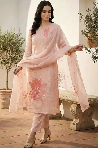 Women Floral Embroidered Regular Thread Work Kurta with Trousers & With Dupatta