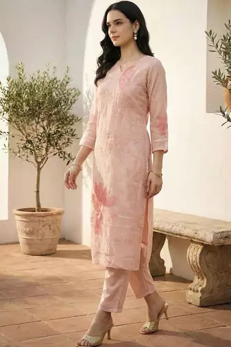 Women Floral Embroidered Regular Thread Work Kurta with Trousers & With Dupatta