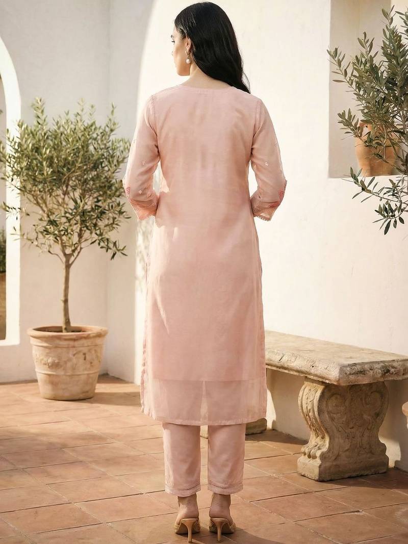 Women Floral Embroidered Regular Thread Work Kurta with Trousers & With Dupatta