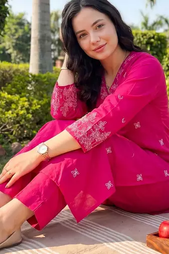 Women Ethnic Motifs Embroidered Regular Thread Work  Cotton Kurta with Trousers