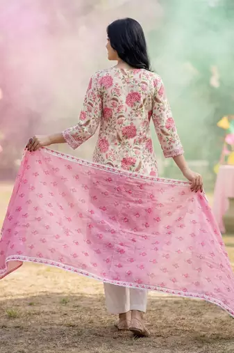 Women Floral Printed Regular Pure Cotton Kurta with Trousers & With Dupatta