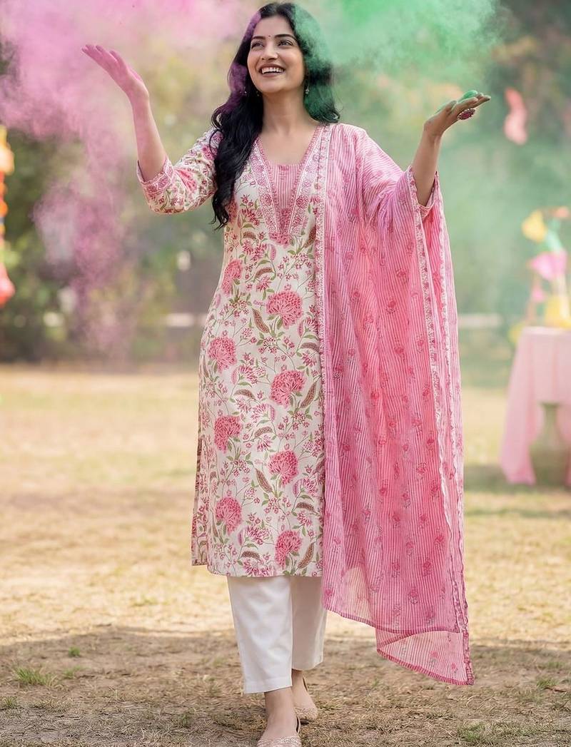 Women Floral Printed Regular Pure Cotton Kurta with Trousers & With Dupatta
