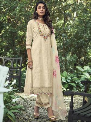 Off-White Yoke DesignThread Work Pure Cotton Kurta With Trousers & Dupatta 1