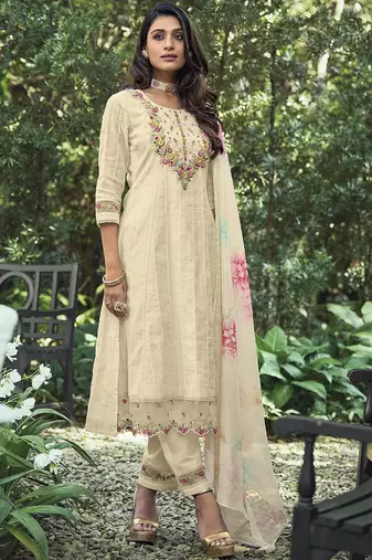 Off-White Yoke DesignThread Work Pure Cotton Kurta With Trousers & Dupatta