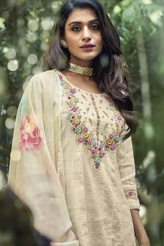 Off-White Yoke DesignThread Work Pure Cotton Kurta With Trousers & Dupatta