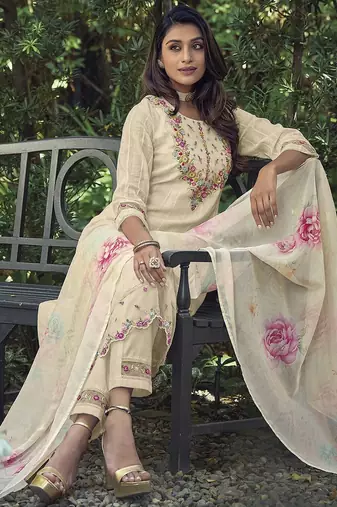 Off-White Yoke DesignThread Work Pure Cotton Kurta With Trousers & Dupatta