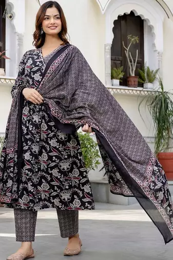Women Floral Printed Angrakha Pure Cotton Kurta with Trousers & With Dupatta
