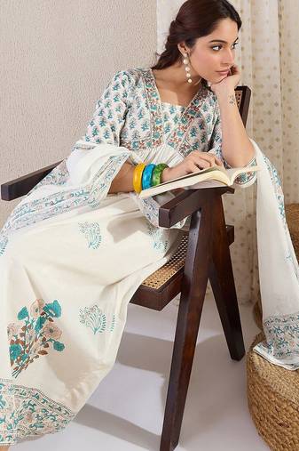 Floral Printed V Neck Empire A Line Pure Cotton Kurta With Trousers & Dupatta