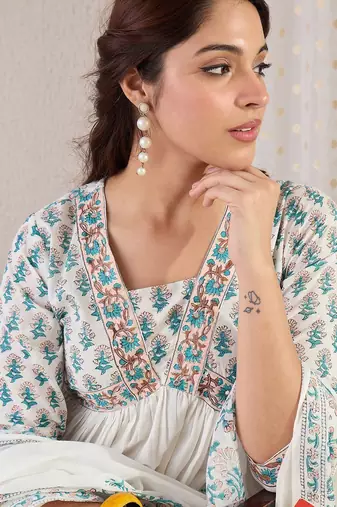 Floral Printed V Neck Empire A Line Pure Cotton Kurta With Trousers & Dupatta