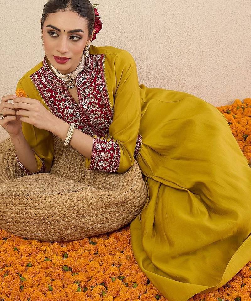 Women Solid Embroidered Kurta with Pyjama