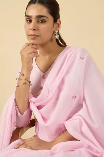 Women Embroidered Thread Work Pure Cotton Kurta with Trousers & With Dupatta