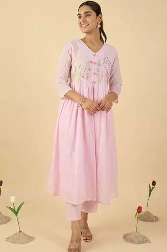 Women Embroidered Thread Work Pure Cotton Kurta with Trousers & With Dupatta
