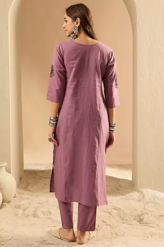 Women Floral Embroidered Regular Thread Work  Cotton Kurta with Trousers