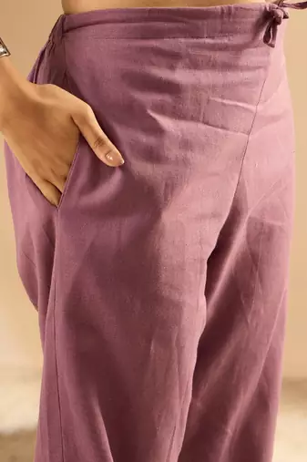 Women Floral Embroidered Regular Thread Work  Cotton Kurta with Trousers
