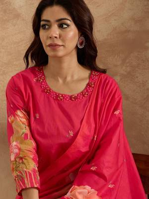 Women Floral Printed Regular  Cotton Kurta with Trousers & Dupatta 2