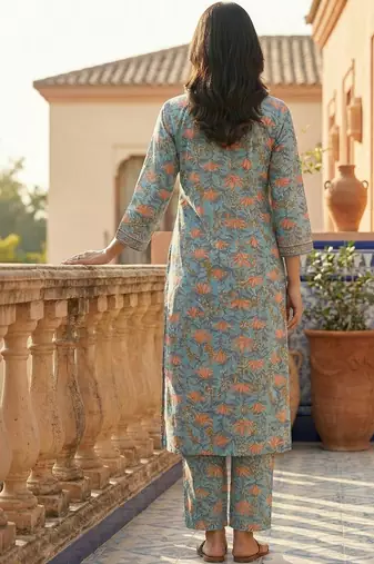 Women Floral Printed Regular Thread Work Pure Cotton Kurta with Trousers