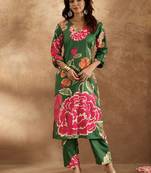 Women Floral Printed Regular Kurta with Trousers