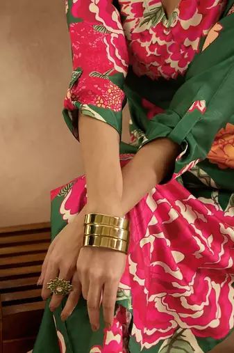 Women Floral Printed Regular Kurta with Trousers