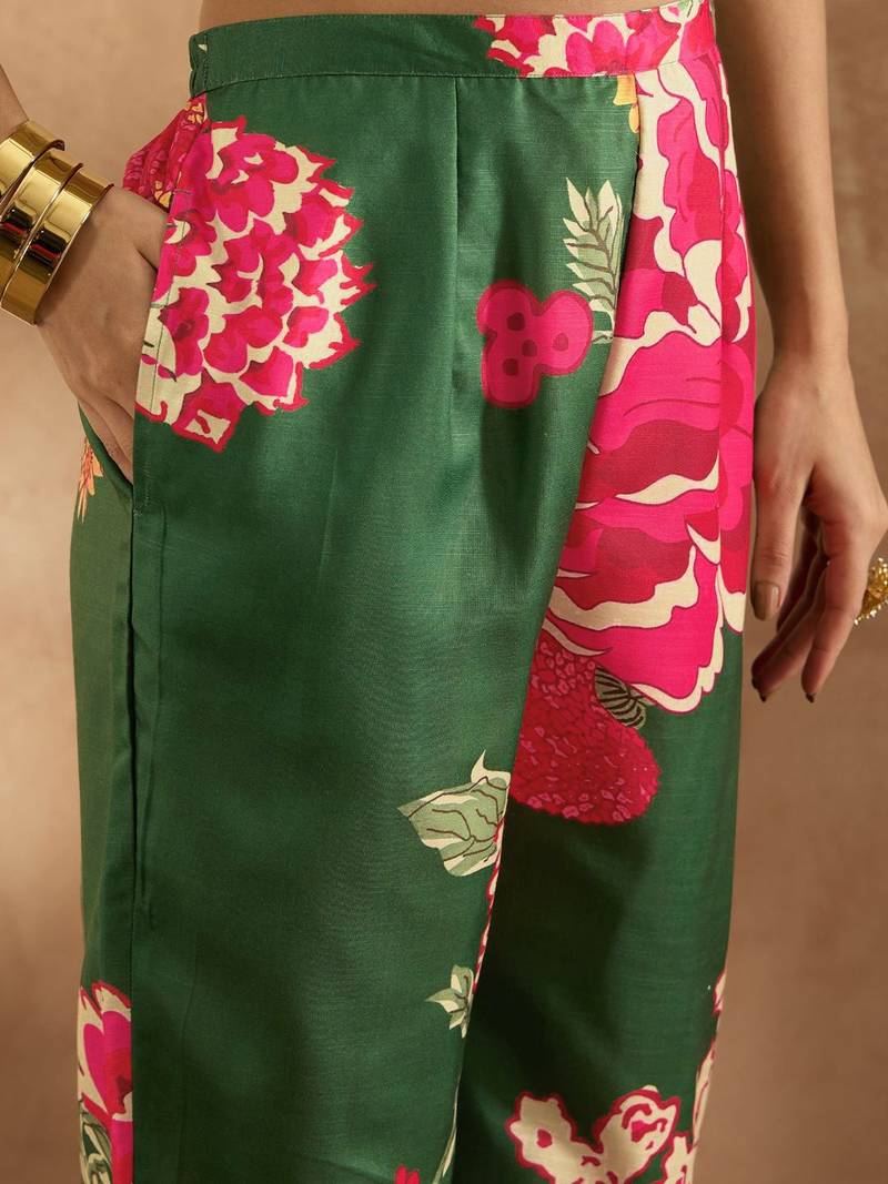 Women Floral Printed Regular Kurta with Trousers