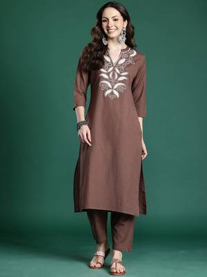 Floral Embroidered Pure Cotton Kurta with Trousers 6