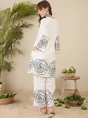 Women Floral Printed Pleated Mirror Work Pure Cotton Kurta with Palazzos 3