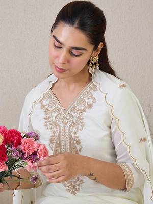 Women Paisley Embroidered Regular Kurta with Trousers & With Dupatta 1